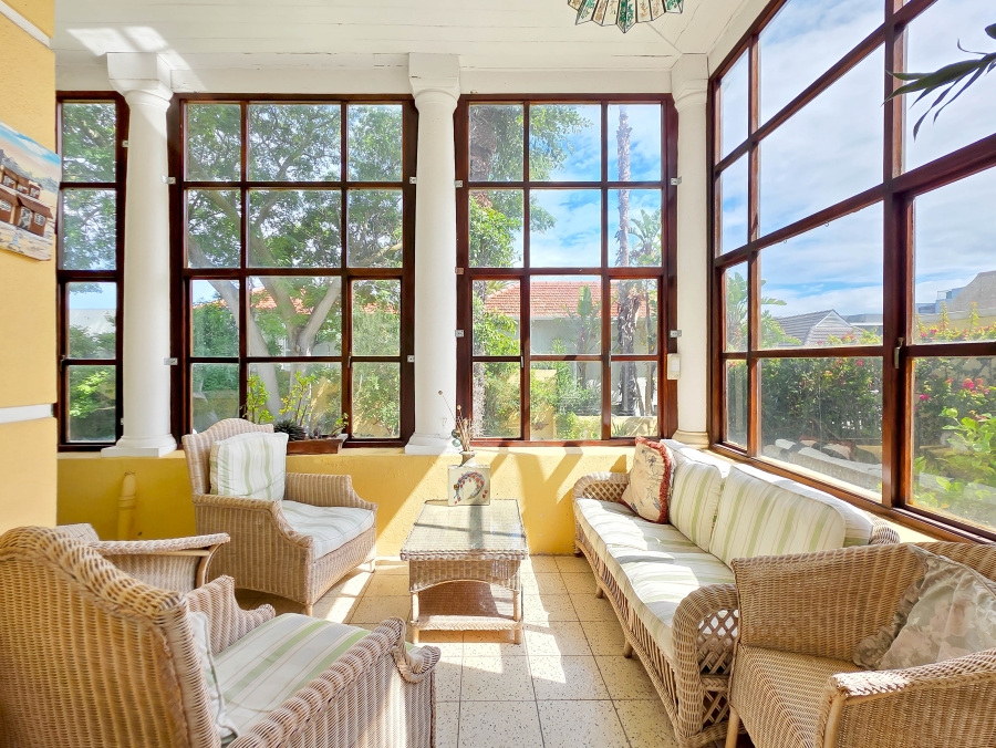 6 Bedroom Property for Sale in Sea Point Western Cape